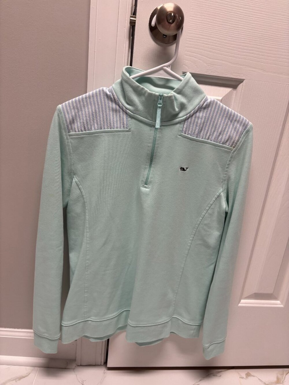Vineyard Vines Women's Mint Blue/Seersucker Sweatshirt ~ Size Small